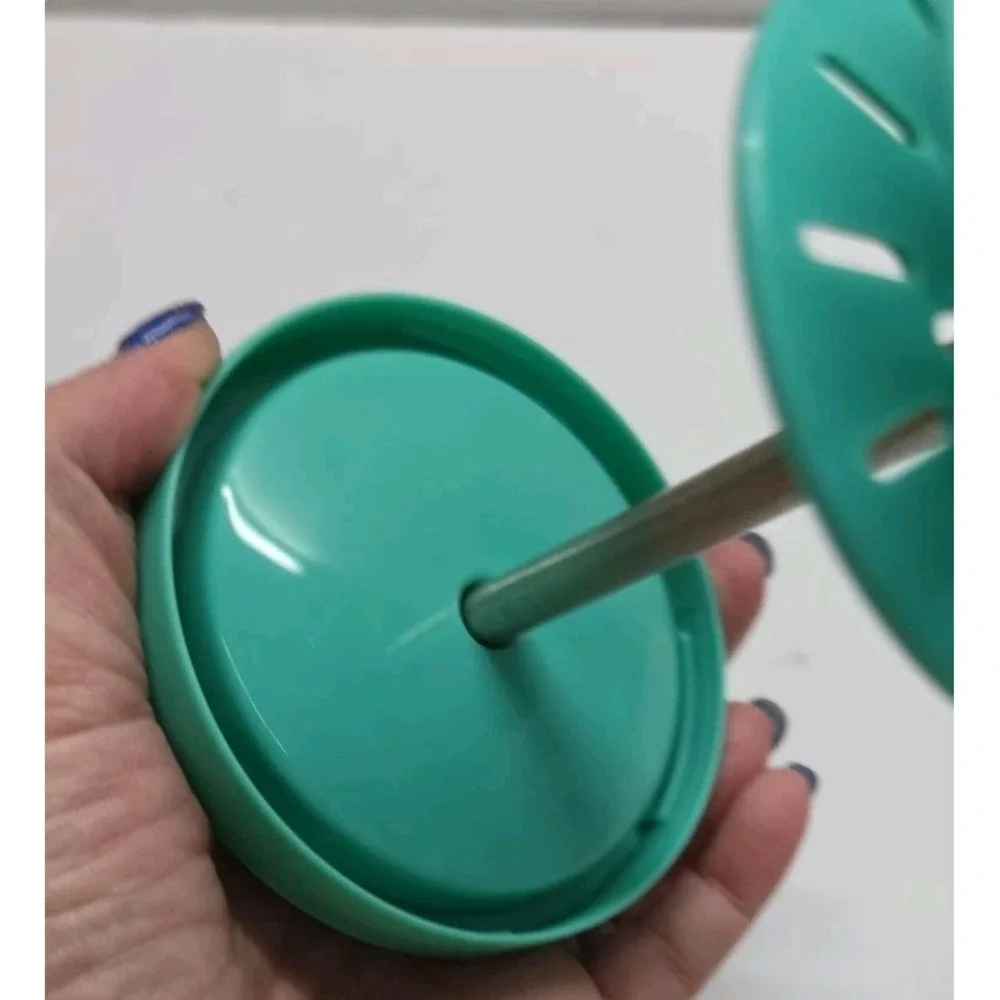 Pampered Chef Whipped Cream Maker Handheld With Lid Teal